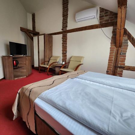 Antique Aparthotel Alba Iulia Eksteriør billede