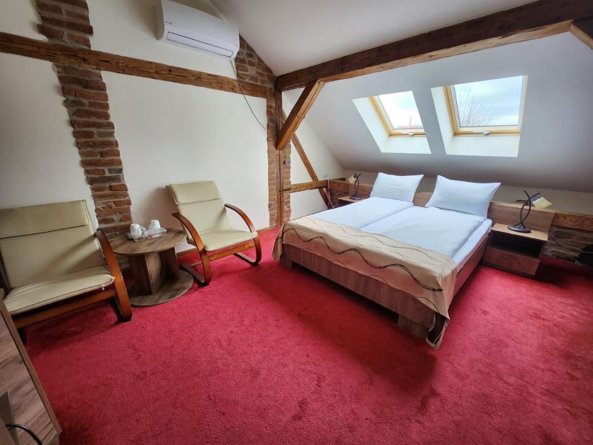 Antique Aparthotel Alba Iulia Eksteriør billede
