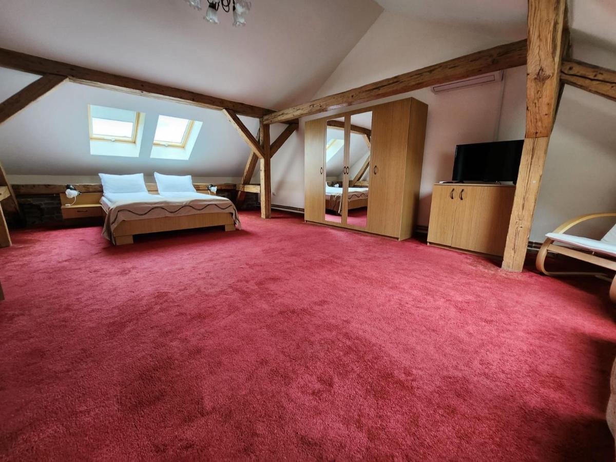 Antique Aparthotel Alba Iulia Eksteriør billede