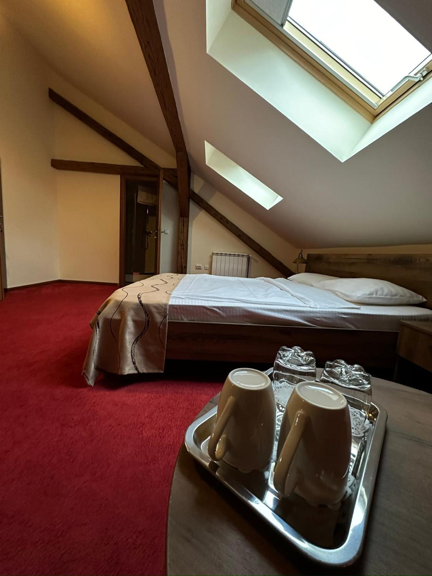 Antique Aparthotel Alba Iulia Eksteriør billede