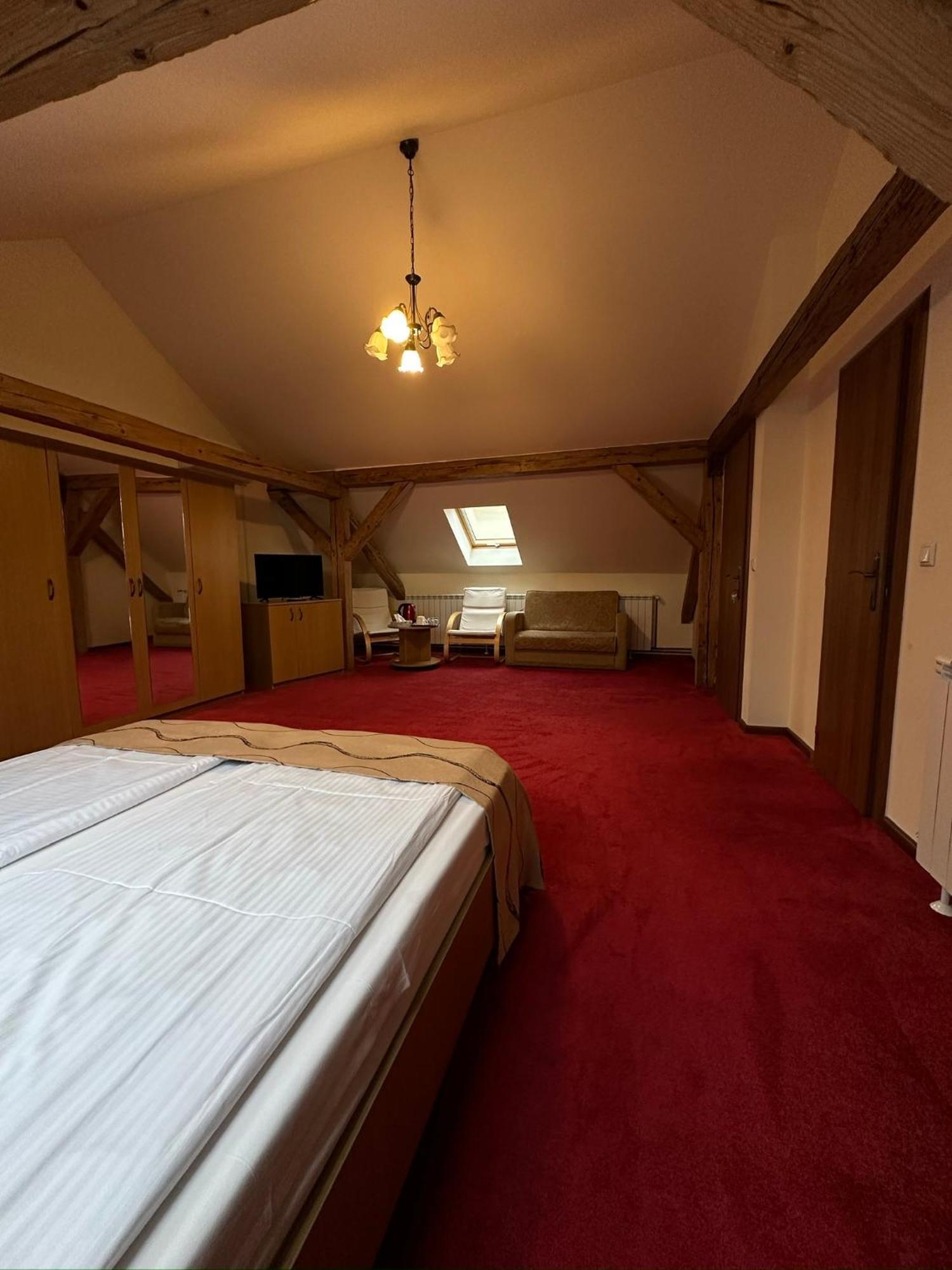 Antique Aparthotel Alba Iulia Eksteriør billede