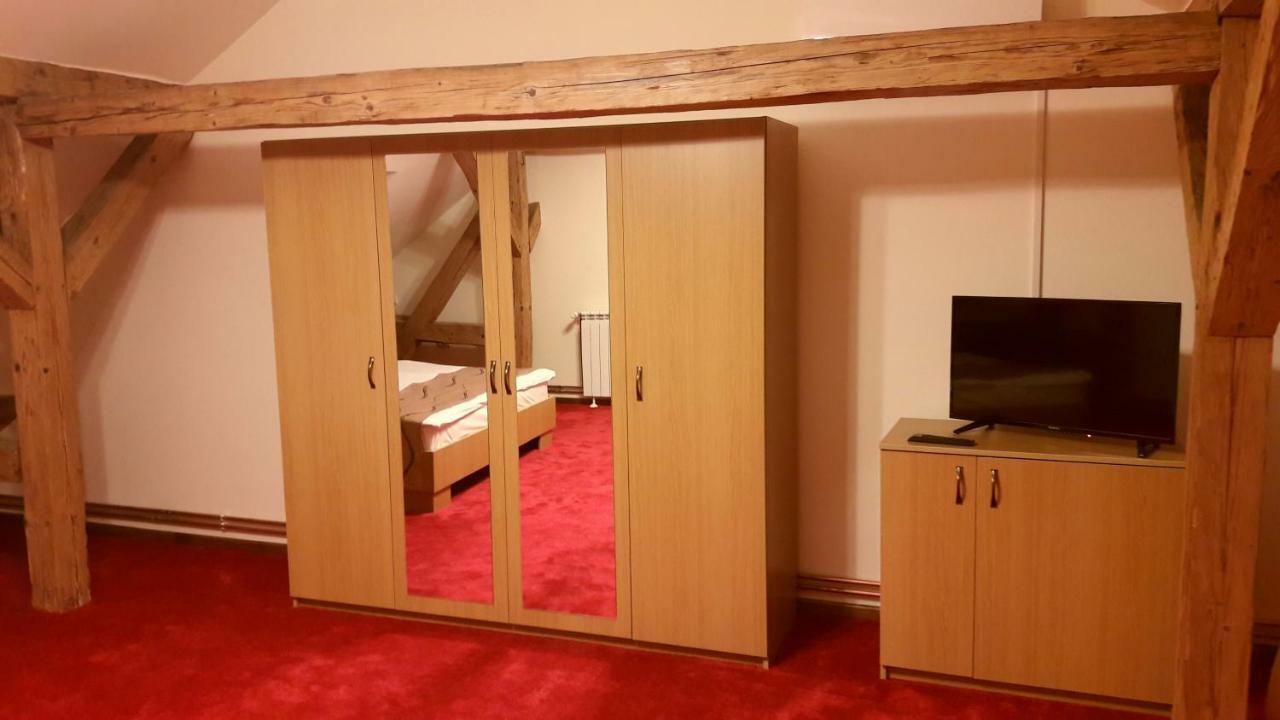 Antique Aparthotel Alba Iulia Eksteriør billede