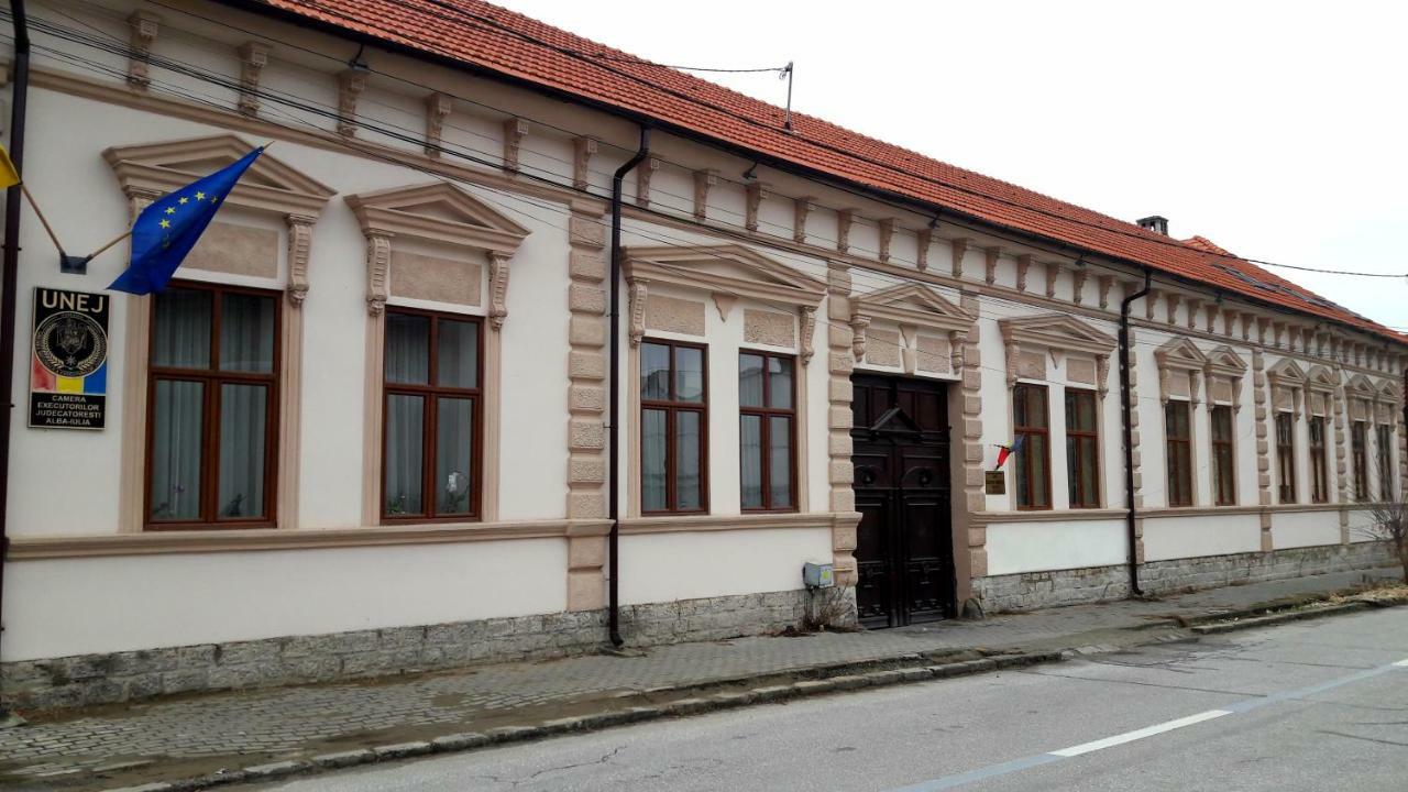 Antique Aparthotel Alba Iulia Eksteriør billede