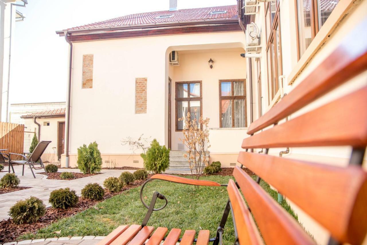 Antique Aparthotel Alba Iulia Eksteriør billede