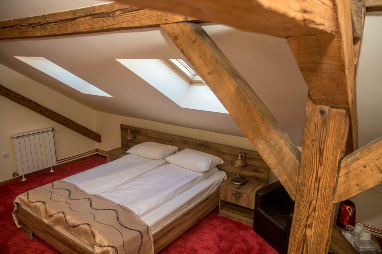 Antique Aparthotel Alba Iulia Eksteriør billede
