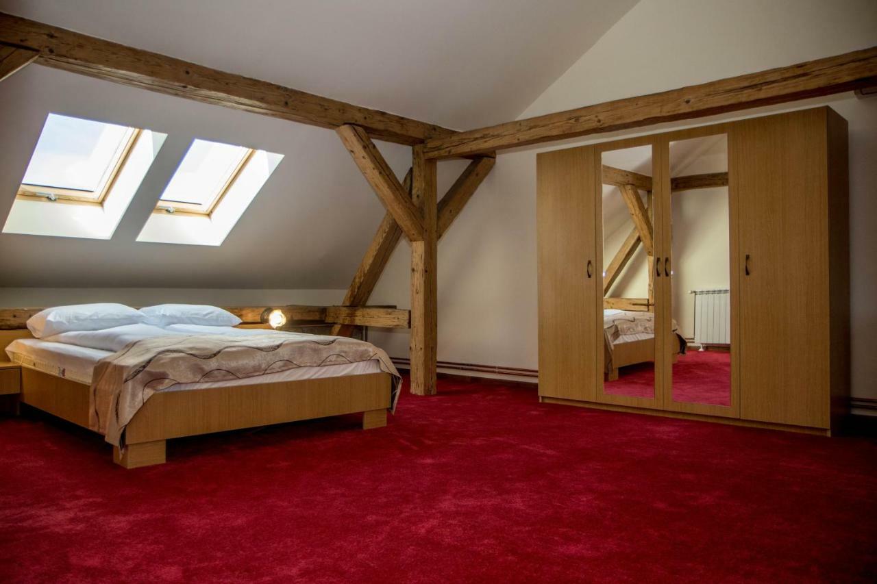 Antique Aparthotel Alba Iulia Eksteriør billede